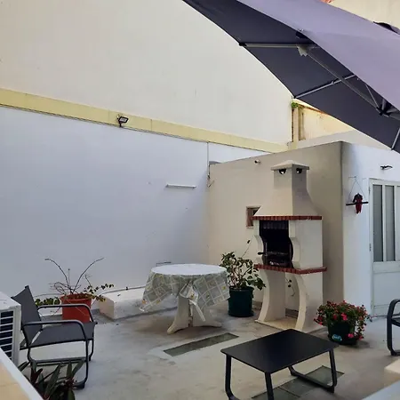 Lcf - 2 Bedroom With Private Bbq Garden Apartmán